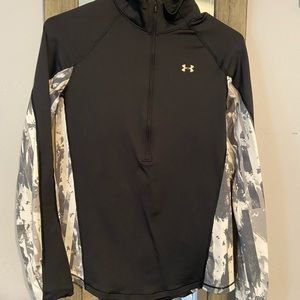 Under Armour sweater 🖤🤍